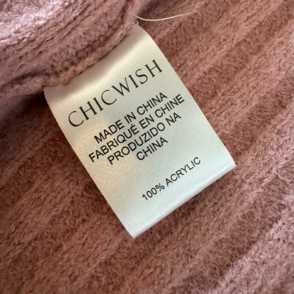 Pink Acrylic Wool Sweater with Heart Buttons - Picture 5 of 8